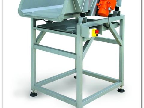 ENOVENETA TVD típusú vibrációs szőlőadagoló asztal 670mm