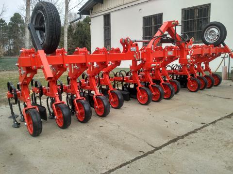 Sasform SUK-12F Sorközművelő Kultivátor Sasform SUK-12F Sorközművelő Kultivátor