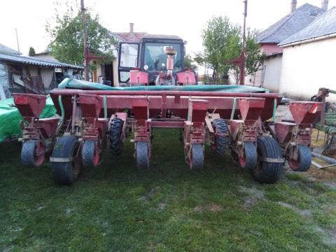 Eladó Becker nyomólevegős vontatott szemenkénti vetőgép Eladó Becker nyomólevegős vontatott szemenkénti vetőgép