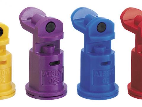 A kalászos növények érdekében,  kettő réses,  légbeszívásos fúvók nagy választékban