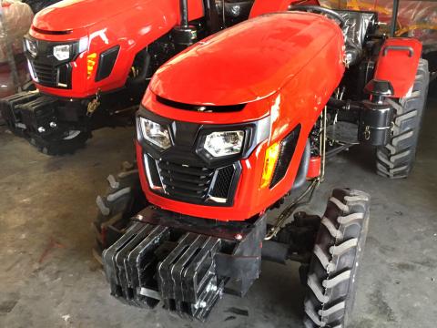 TY 344 mini kis traktor, 4 hengeres motorral TY 344 mini kis traktor, 4 hengeres motorral