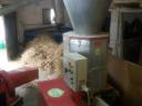 Eladó AGROPROFI 180 brikettáló teljes technológiával, kevés üzemórával