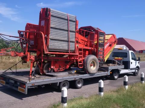 Cece! MTZ,  Dutra,  Zetor,  Jcb,  Gépszállítás 13T ig! Akár visz-fuvarban is Cece! MTZ,  Dutra,  Zetor,  Jcb,  Gépszállítás 13T ig! Akár visz-fuvarban is