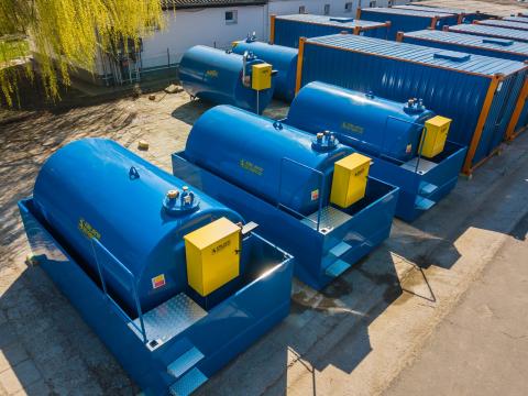 RAKTÁRRÓL! 9000 literes 110% kármentős, mechanikus mérőóra, opció fronttöltés RAKTÁRRÓL! 9000 literes 110% kármentős, mechanikus mérőóra, opció fronttöltés