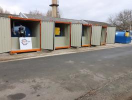 RAKTÁRRÓL 9000 literes konténerkút,  dómfedéllel