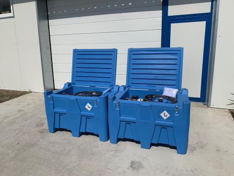 Carrytank 440 l AdBlue szállításra,  kiadagolásra manuális pisztollyal Carrytank 440 l AdBlue szállításra,  kiadagolásra manuális pisztollyal