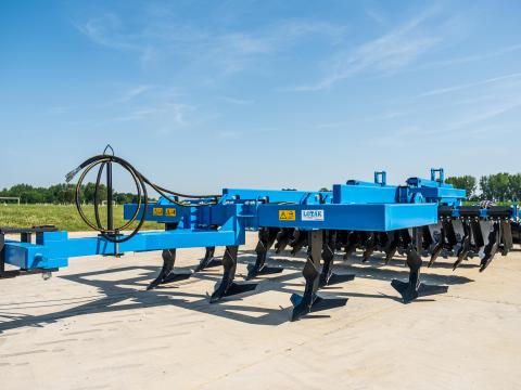 Mixed Grubber rövidtárcsával és packer hengerrel Mixed Grubber rövidtárcsával és packer hengerrel