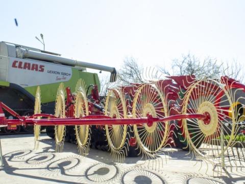 Függesztett szétnyitható csillagkerekes rendsodró RP6 BS Függesztett szétnyitható csillagkerekes rendsodró RP6 BS