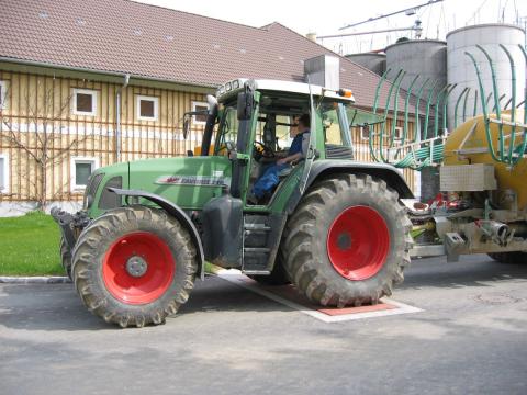 Agreto áthaladó járműmérleg