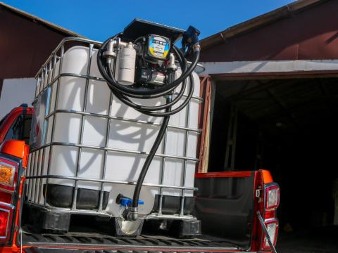 ADR új IBC 1000 liter + DT-Standard 12V 40 liter/perc gázolaj kimérőszerkezet - NYÁRI FELTANKOLÁS AJÁNLAT ADR új IBC 1000 liter + DT-Standard 12V 40 liter/perc gázolaj kimérőszerkezet - NYÁRI FELTANKOLÁS AJÁNLAT