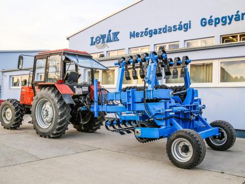 Prizma csúcsos henger 440 simítóval – magyar gyártás, ingyenes házhoz szállítás Prizma csúcsos henger 440 simítóval – magyar gyártás, ingyenes házhoz szállítás