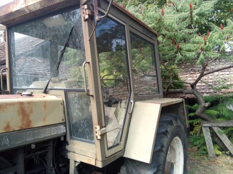 Zt 323 fülke eladó Zt 323 fülke eladó