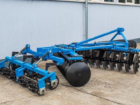 Tárcsa 2.2m függesztett,  rögtörővel Tárcsa 2.2m függesztett,  rögtörővel