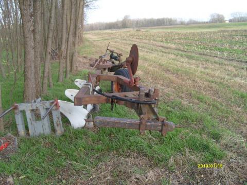 B 200-as félig függesztett eke eladó B 200-as félig függesztett eke eladó
