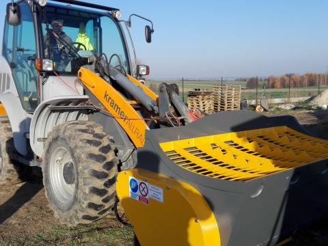 HIDRAULIKUS BETONKEVERŐ KANÁL