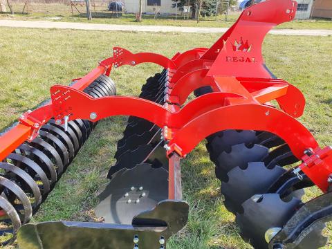 TERRA KING rovidtarcsa Ekgyurs hengerel TERRA KING rovidtarcsa Ekgyurs hengerel