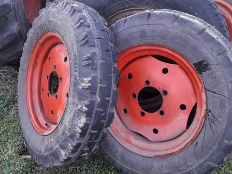 Felnik, traktorgumik (Zetor, Fortschritt, John Deere) Felnik, traktorgumik (Zetor, Fortschritt, John Deere)