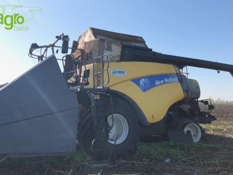 New Holland CR 980 Gabona kombájn BONTOTT ALKATRÉSZEI New Holland CR 980 Gabona kombájn BONTOTT ALKATRÉSZEI