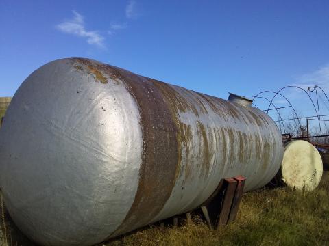 35m3 fekvő vegyipari tartály talpakkal 35m3 fekvő vegyipari tartály talpakkal