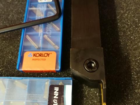 Esztergakés 20mm leszúrókés +10db új lapkával/SZÁMLA /GARI Esztergakés 20mm leszúrókés +10db új lapkával/SZÁMLA /GARI