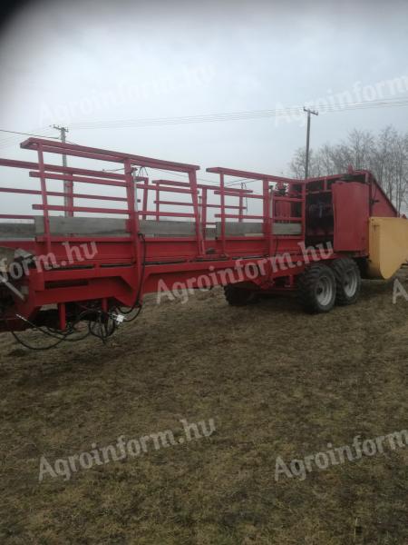 Larrington straw spreader szalmabálabontó