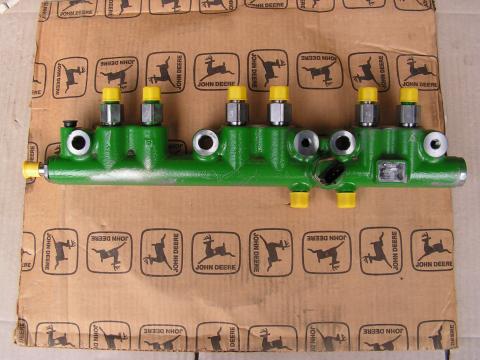 John Deere RAIL cső RE549704 John Deere RAIL cső RE549704