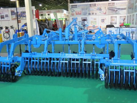 OMIKRON 9 késes Gruber ékgyűrűs elmunkálóval OMIKRON 9 késes Gruber ékgyűrűs elmunkálóval