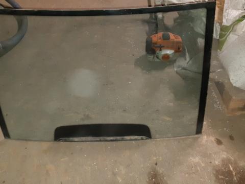 NewHolland szélvédő NewHolland szélvédő