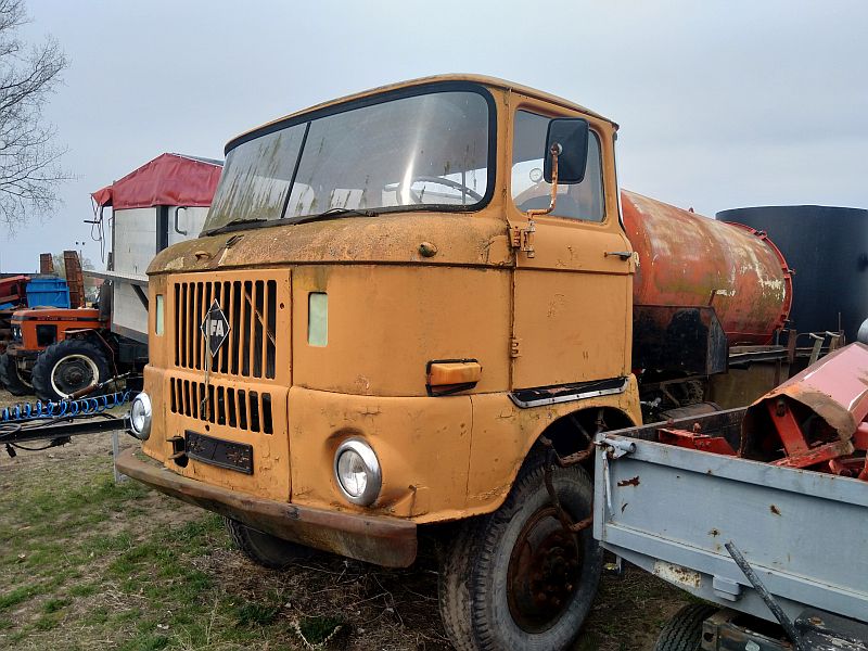 Ifa W50L terepes szippantós teherautó