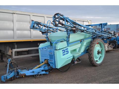 Berthoud Racer 25 vontatott permetezo Berthoud Racer 25 vontatott permetezo