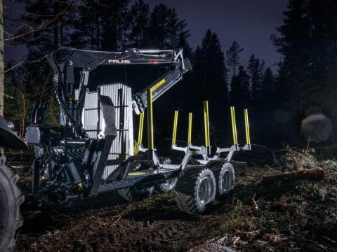 Palms erdészeti közelítő pótkocsik daruval Palms erdészeti közelítő pótkocsik daruval