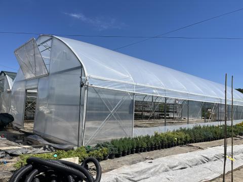 Függőleges oldalú új fóliaház 500 m² Függőleges oldalú új fóliaház 500 m²