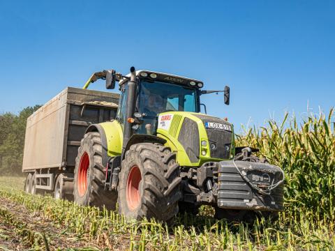 Szállítási bérmunkák / Szállítás traktorral Szállítási bérmunkák / Szállítás traktorral