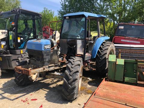 Ford-New Holland 7840 traktor bontasra Ford-New Holland 7840 traktor bontasra