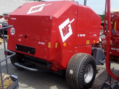 Metal-Fach Z 562 körbálázó központi kenéssel, hálós kötözéssel Metal-Fach Z 562 körbálázó központi kenéssel, hálós kötözéssel