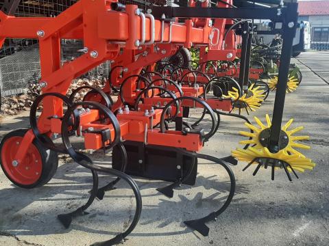 SASFORM SUK-3F tök sorközművelő kultivátor (140-150) cm sortávhoz SASFORM SUK-3F tök sorközművelő kultivátor (140-150) cm sortávhoz