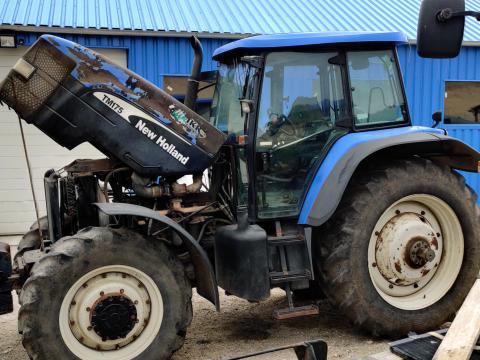 New Holland TM175 BONTOTT ALKATRÉSZ