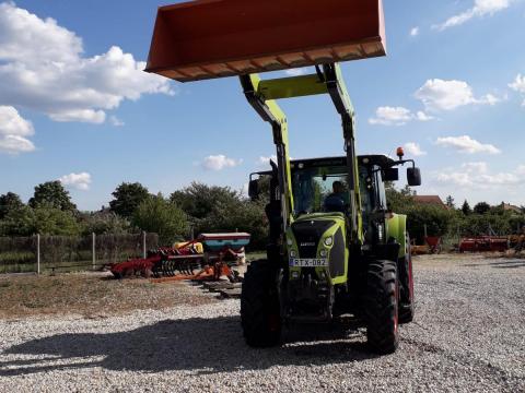 Claas Homlokrakodó Claas Homlokrakodó