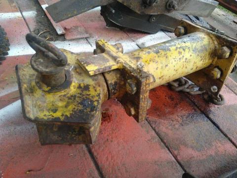 Claas kombájnhoz asztalszállító kocsi vonófej Claas kombájnhoz asztalszállító kocsi vonófej