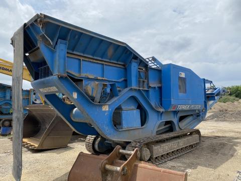 Nehézgépkezelőt keresünk kotróra- beton daráló gépre Nehézgépkezelőt keresünk kotróra- beton daráló gépre