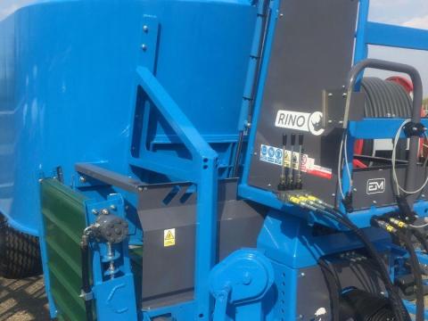 Euromilk EUROMILK FXX1400 kiosztókocsi Euromilk EUROMILK FXX1400 kiosztókocsi