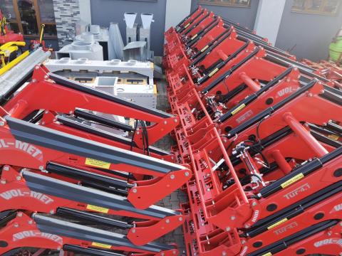Homlokrakodó Wol-Met Tur 4.1 MTZ 1500 kg Homlokrakodó Wol-Met Tur 4.1 MTZ 1500 kg