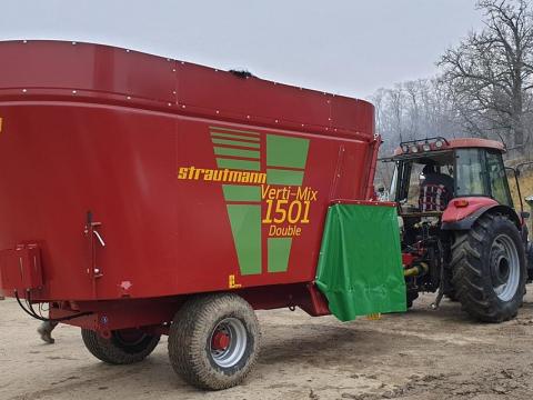 Strautmann Verti-Mix 1501 Double takarmánykeverő és kiosztó kocsi Strautmann Verti-Mix 1501 Double takarmánykeverő és kiosztó kocsi