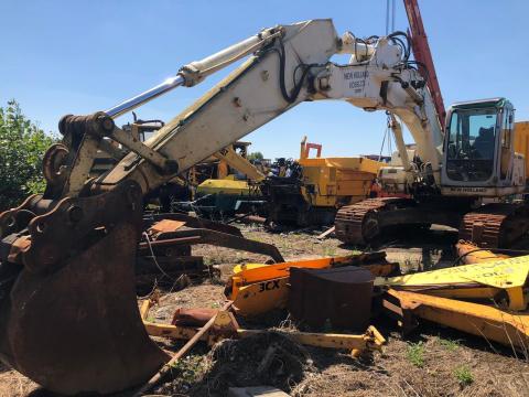New Holland Kobelco E 215B lanctalpas kotro New Holland Kobelco E 215B lanctalpas kotro