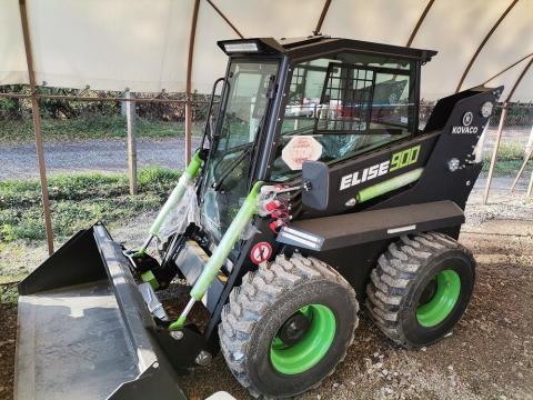 ELISE 900 elektromos csúszókormányos rakodógép mezőgazdasághoz, élelmiszeriparhoz, építőiparhoz ELISE 900 elektromos csúszókormányos rakodógép mezőgazdasághoz, élelmiszeriparhoz, építőiparhoz