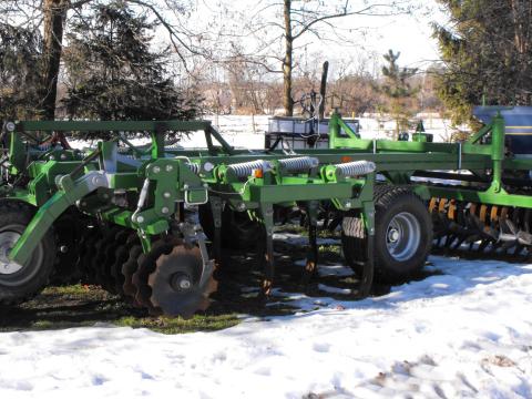 Szántóföldi nehéz kultivátor "Gruber" Szántóföldi nehéz kultivátor "Gruber"