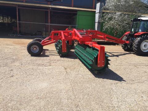 Készleten FOP száraprító késes henger AgroCut 800, szárzúzó 8 m TVALYI ÁRON Készleten FOP száraprító késes henger AgroCut 800, szárzúzó 8 m TVALYI ÁRON