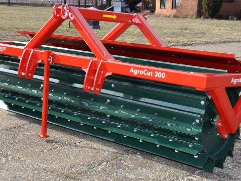 Raktáron FOP Vogel Noot AgroCut 300 szárzúzó, száraprító, késes henger, 1,5 tonna Raktáron FOP Vogel Noot AgroCut 300 szárzúzó, száraprító, késes henger, 1,5 tonna