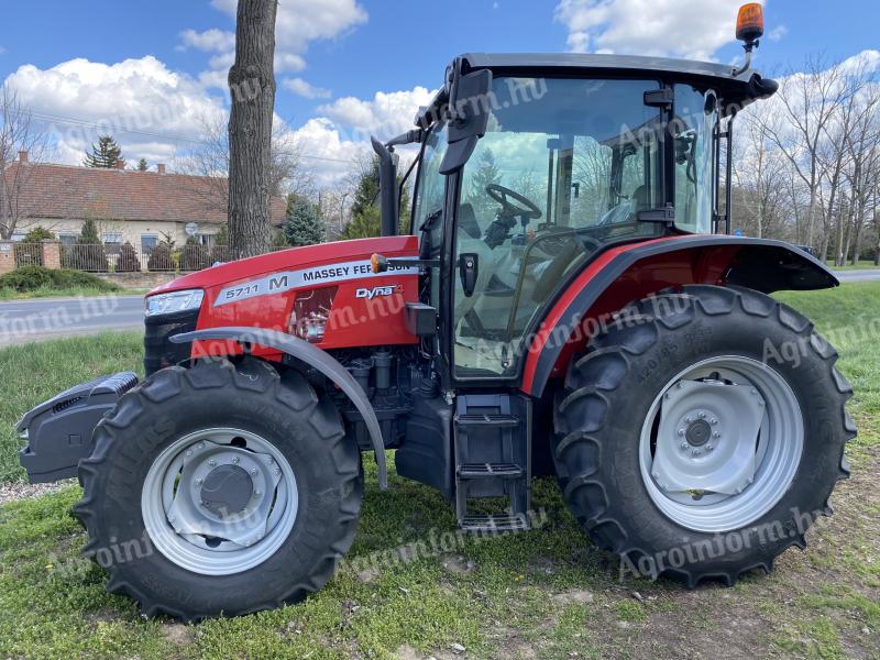 Massey Ferguson 5711M Dyna-4 Comfort traktor