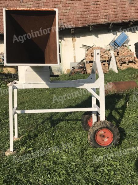 Galydaráló gallyaprító traktor meghajtással